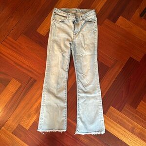 Trendy Jeans with cute zipper. Size 25!